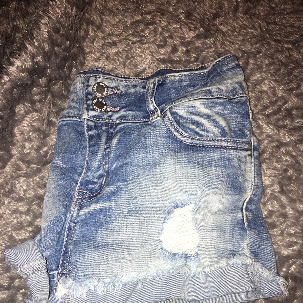 DENIM SHORTS